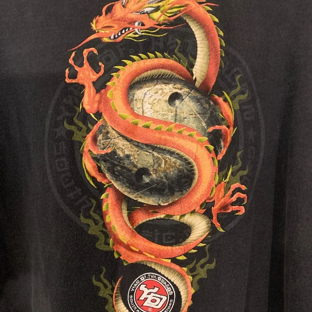 Year of The Dragon Black Graphic Tee with Dragon Logo Long Sleeve Streetwear XL - Picture 5 of 7